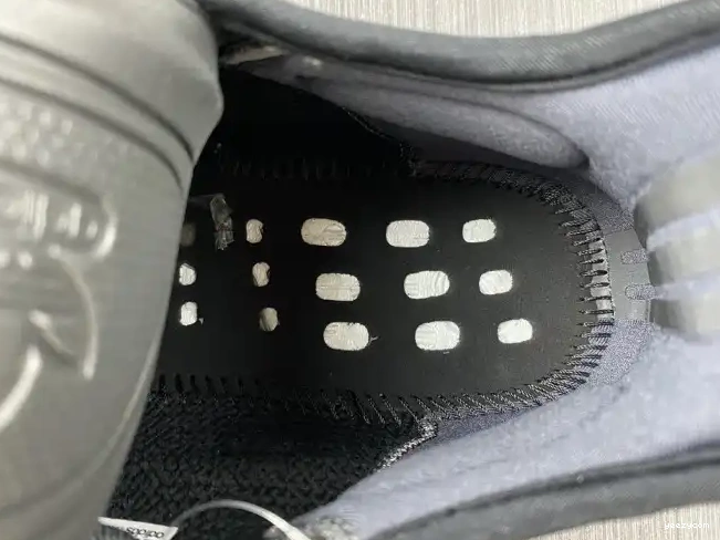 Adidas V2 HQ4540 Yeezy Boost 350 Onyx 0706